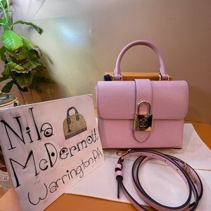🛑 Sold 🛑💖 Lock Bb Pink Epi leather 💖 Crossbody